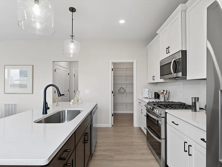 3472 Knightsbridge Trl N — Photo 18