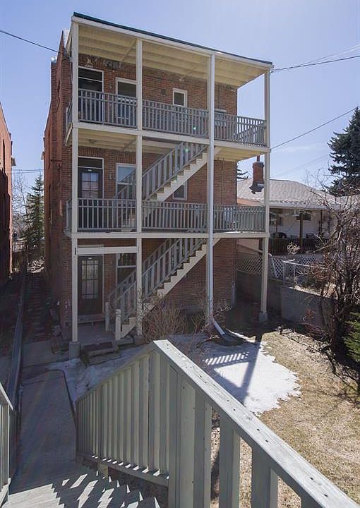 2nd image of 1051 W Galena St