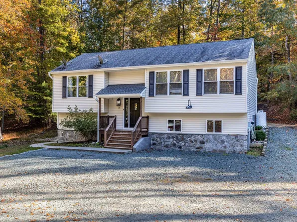 35 Brougham Rd, Palmyra, VA 22963