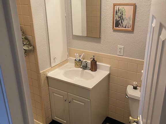 5th image of 1526 Lowell Blvd