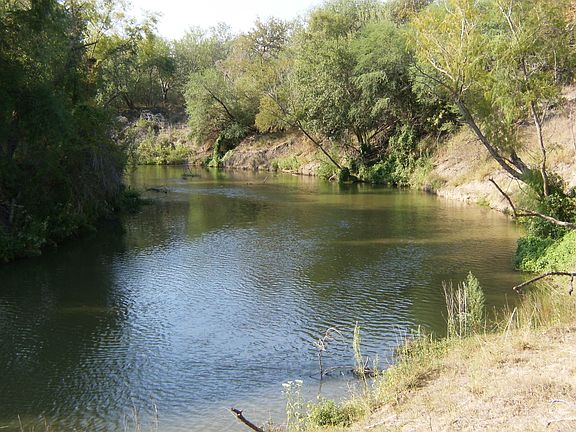 4th image of 126 County Road 380