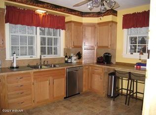 10 Riverview Ave, Lock Haven, PA 17745