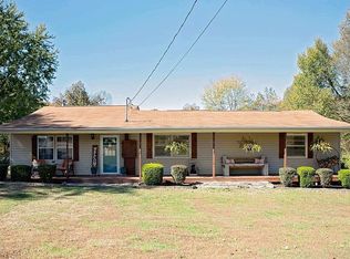1810 Lake Rd, Greenbrier, TN 37073