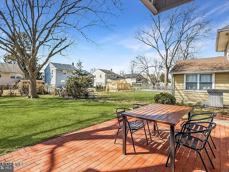 5160 Garfield Ave — Photo 1