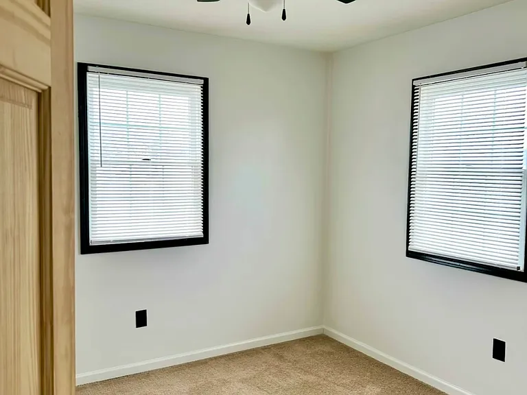 3007 Wade Ave — Photo 6