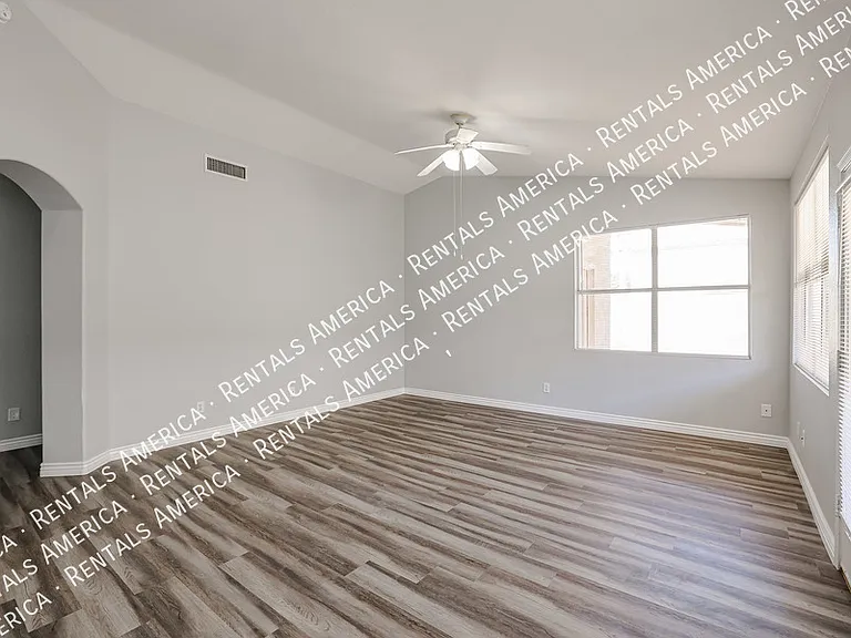 3930 E Harvard Ave — Photo 11