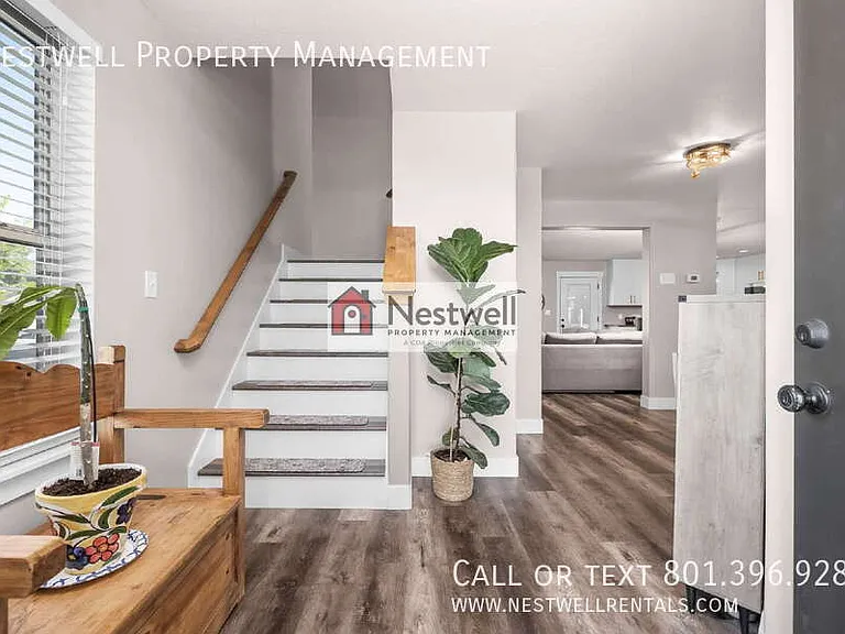 35 E Water Ln — Photo 8