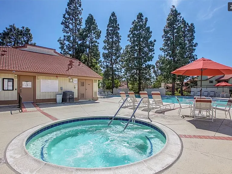 18351 Gum Tree Ln — Photo 25