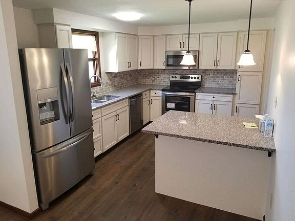 2nd image of 366 Garden Dr
