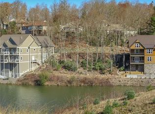 82 Narrows Run Loop, Hendersonville, NC 28791