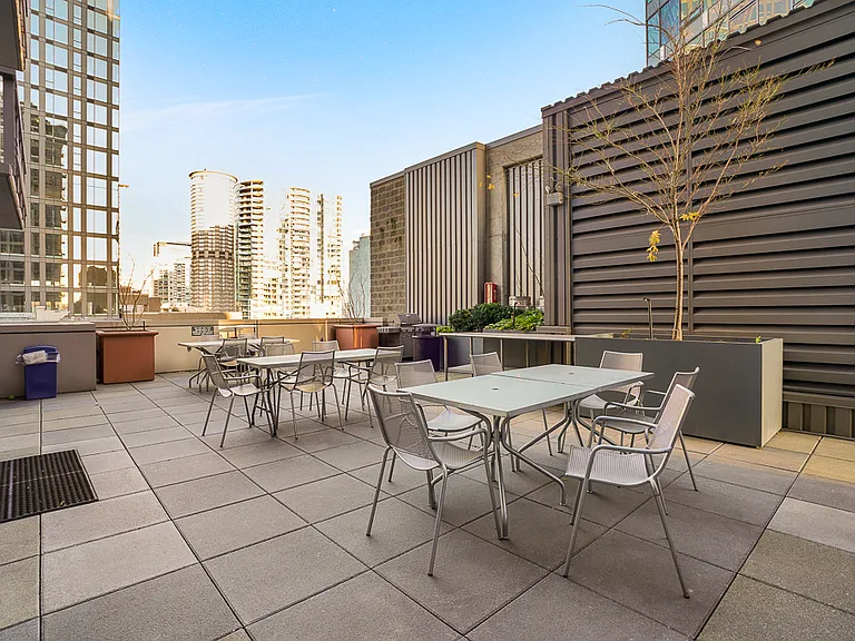 2033 2nd Ave #1900 — Photo 8