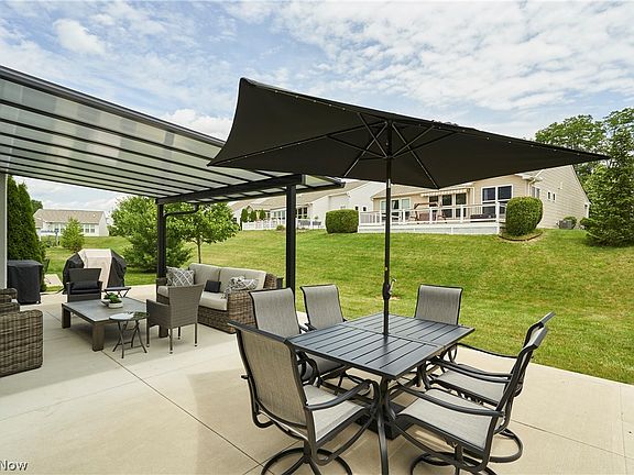 3rd image of 527 Arbor Ln