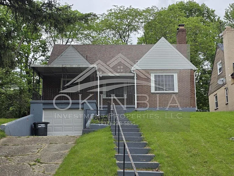 2815 Oxford Ave — Photo 1