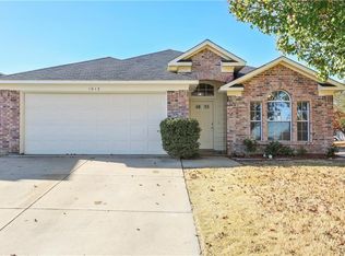 1013 Highland Station Dr, Saginaw, TX 76131