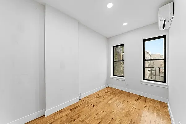 Rented by Evergreen Realty & Investments | media 10