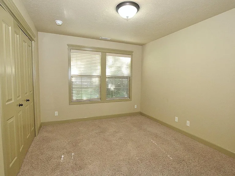 2586 S Gatewood Ln — Photo 21