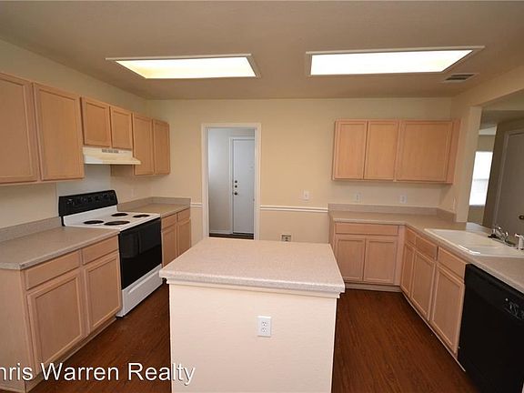 3rd image of 2206 Cottontail Dr