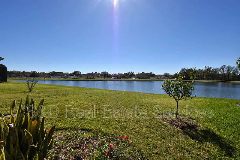 3 bed, 2.5 bath, 2631 sqft, $2,200 — Photo 4
