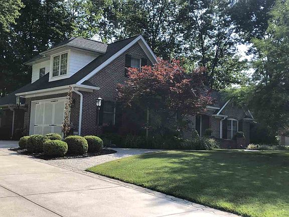 2nd image of 779 S Forest Dr
