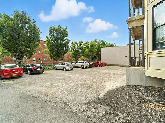5th image of 3414 Telford St #2