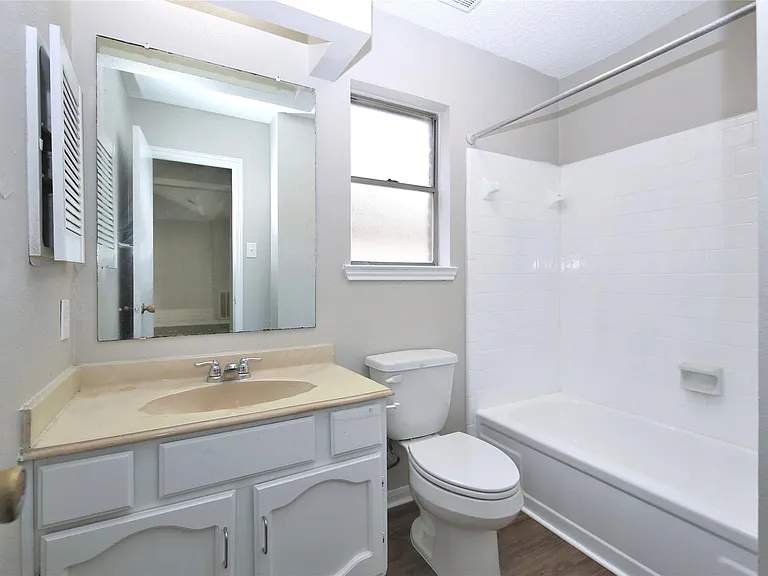 7814 Barnhill Dr — Photo 17