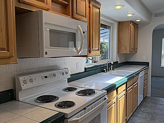 5th image of 140 N Wendling St