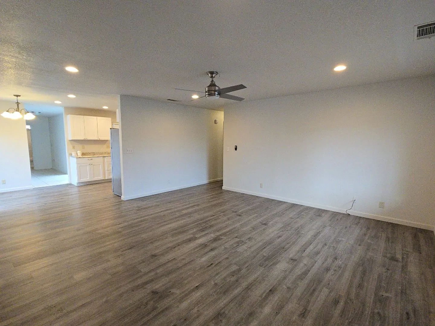 Pet-friendly 5 Bedroom Home in Fortuna! — Photo 3