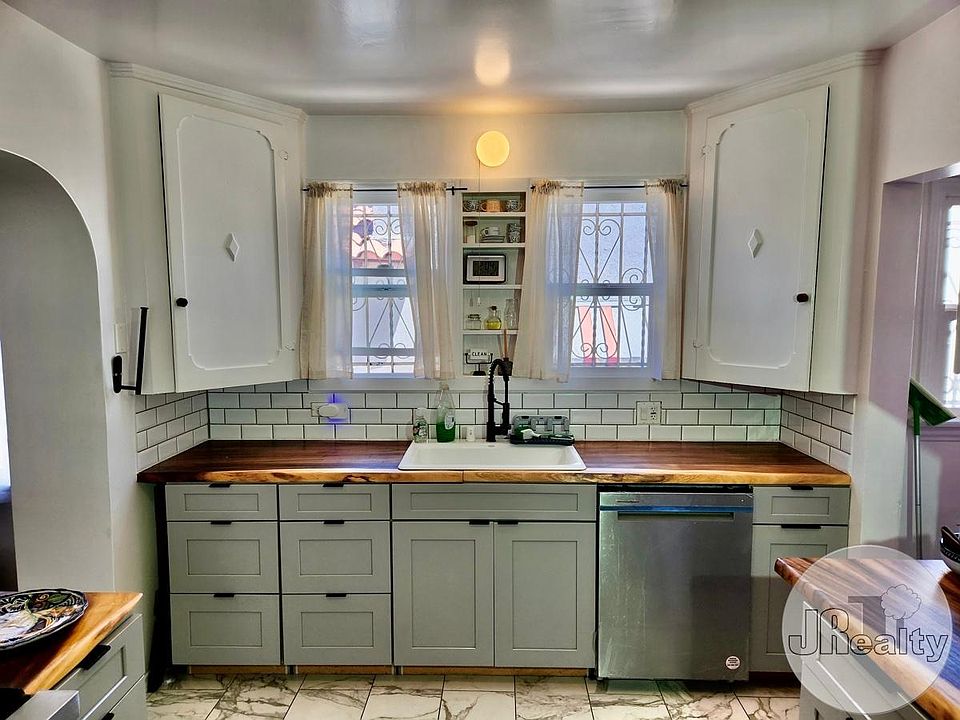 1st image of 1124 W 81st Pl