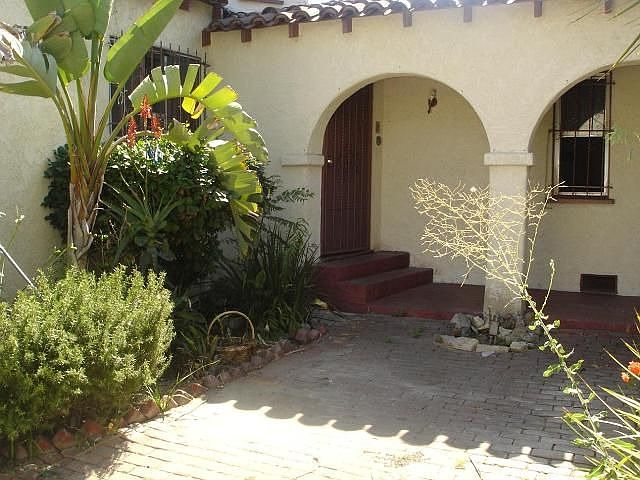 1st image of 1426 W 82nd St