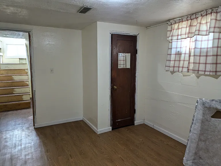 109 S 8th St — Photo 10