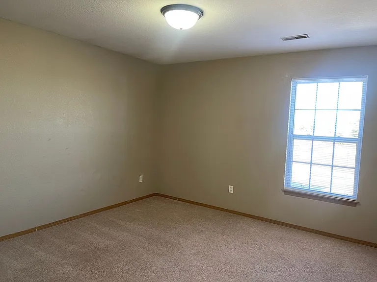 5550-5596 N White St — Photo 12