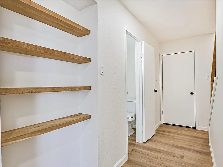 425 E Castle Harbour Dr — Photo 12