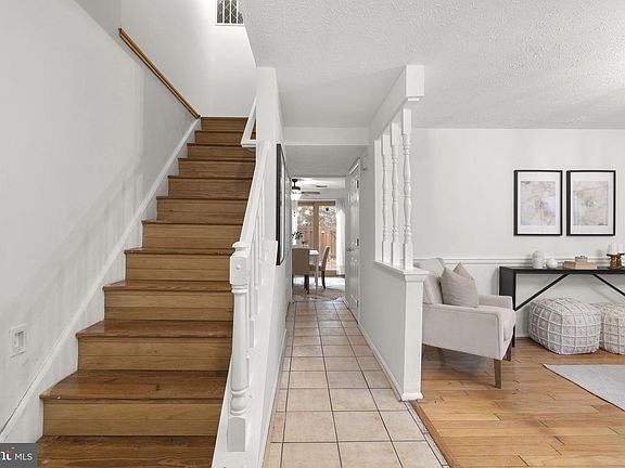 3rd image of 130 Savannah Ct