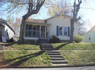 714 N 3rd St, Central City, KY 42330