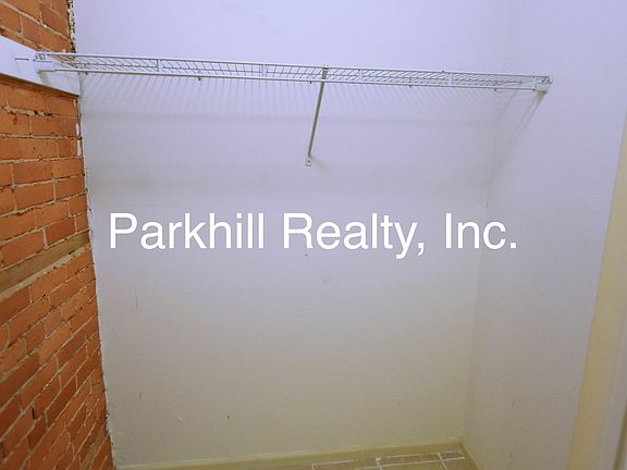 4th image of 410 W Pennsylvania Ave