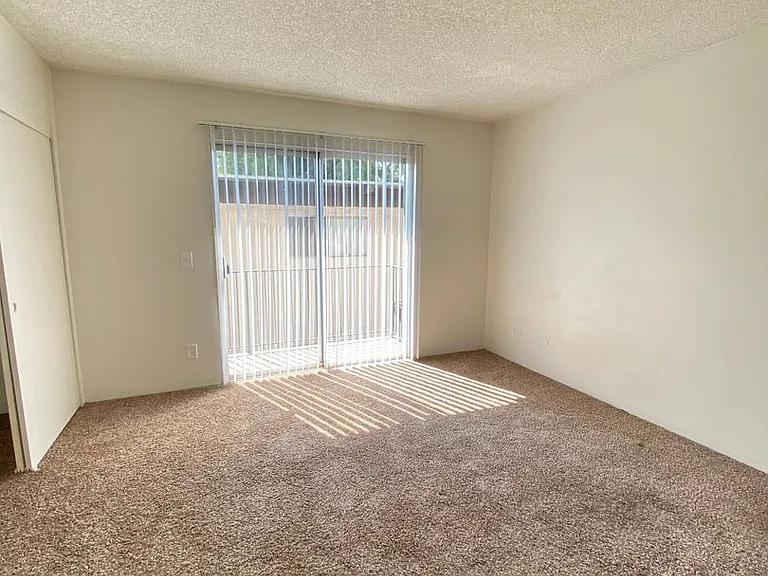 Oak Valley Apartments — Photo 11
