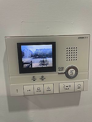 5th image of 175 Thompson St APT 21