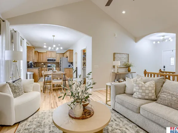 518 S 17th St, Fort Calhoun, NE 68023