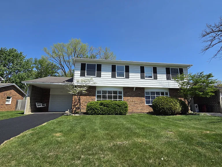 298 E North St #298 — Photo 1