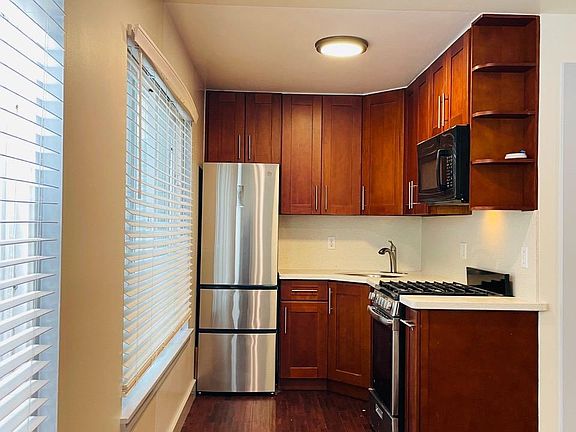 2nd image of 1670 McAllister St #2