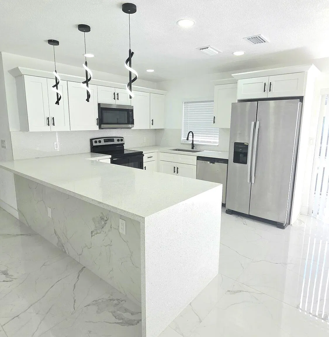 3 bed, 2.0 bath, 1350 sqft, $2,750 — Photo 1