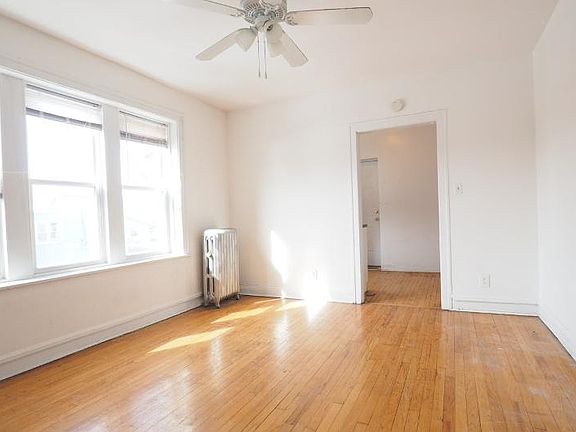 2nd image of 4416 N Whipple St APT 2E