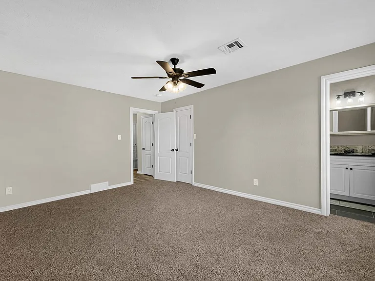 6943 NW Eisenhower Dr — Photo 31