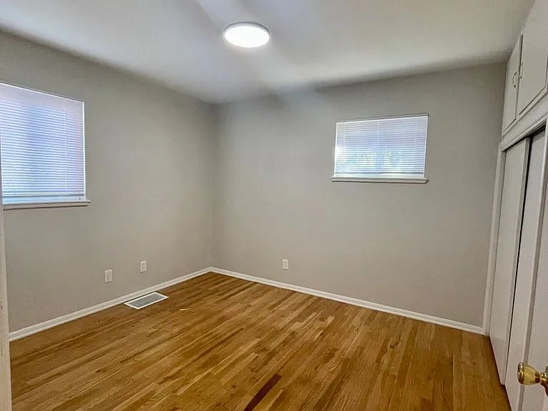 4726 E Utah Pl — Photo 7