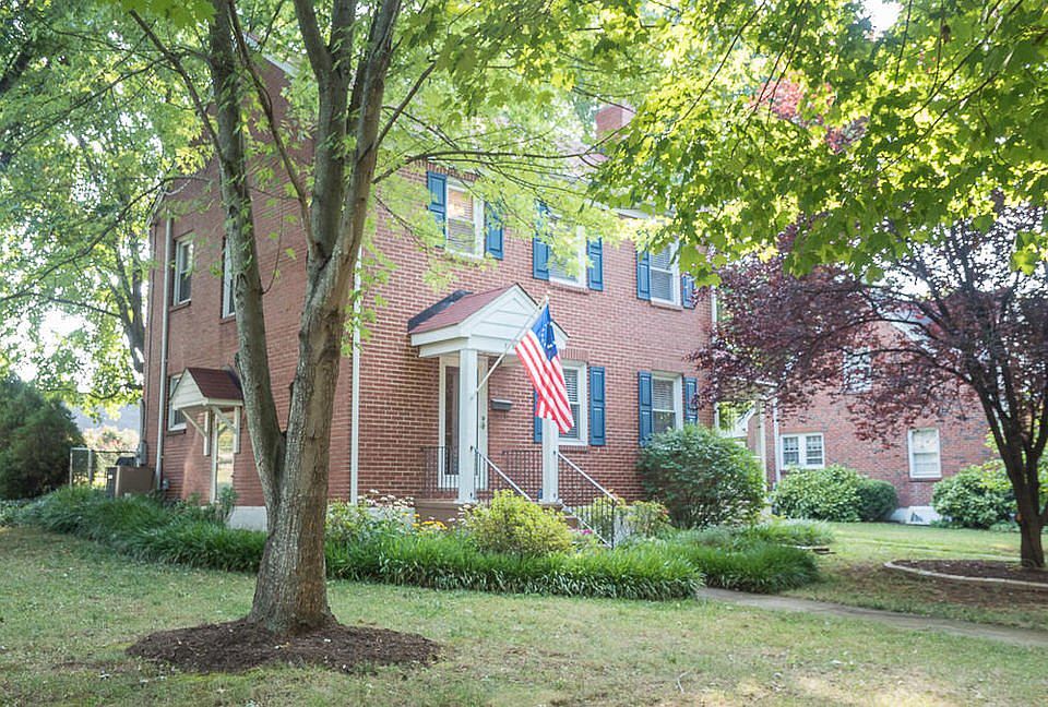 1st image of 3333 Collingwood St NE