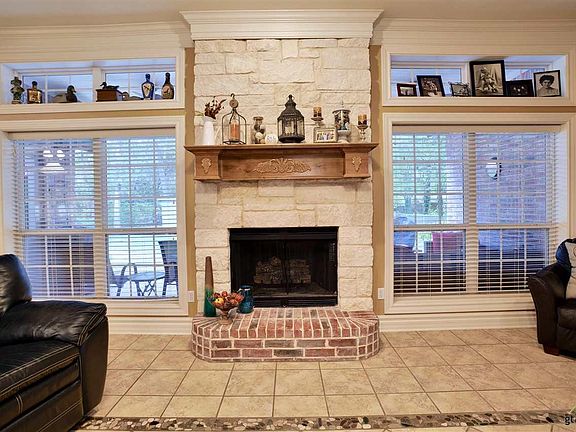 5th image of 1642 Pineview Ln