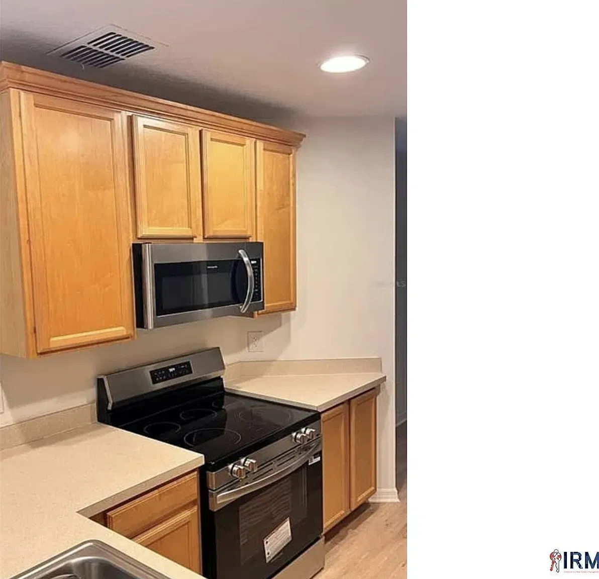2 b 2.5 b with 1 car garage!! in Victoria Pines — Photo 4