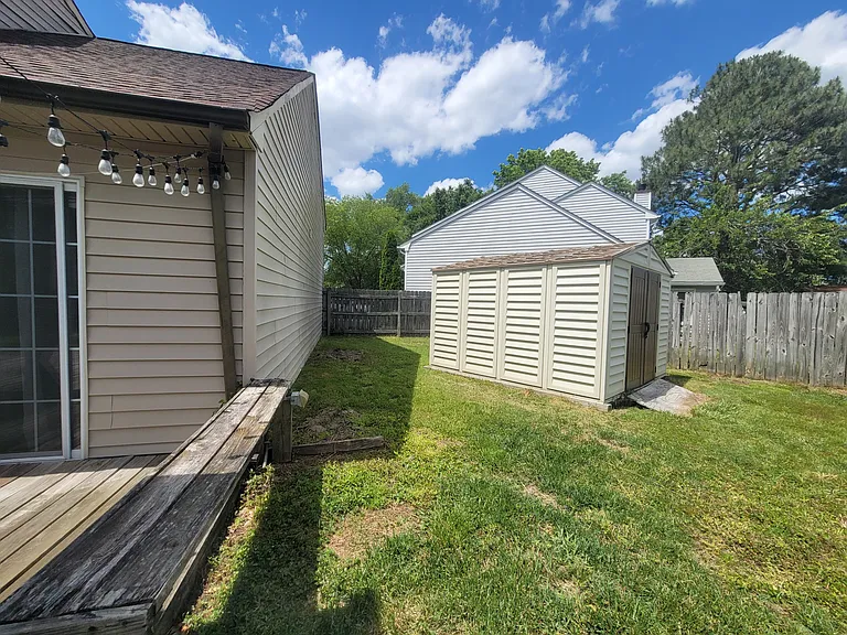1792 Moonstone Dr — Photo 32