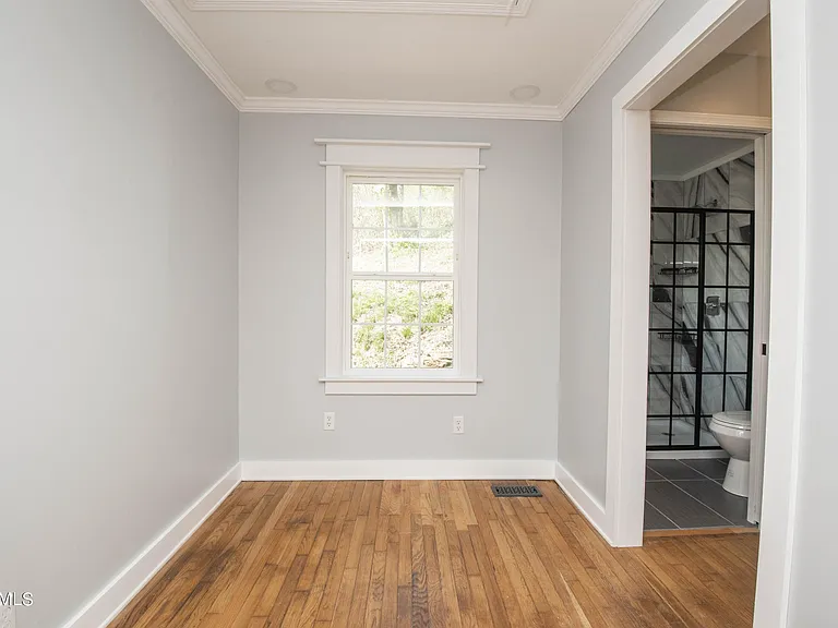 425 Sewanee St — Photo 5