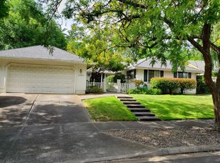 2383 Greenbrook Dr, Medford, OR